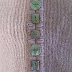 J jill cotton lightweight sweater EUC with cute button details! Sizejj medium